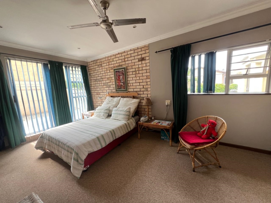 5 Bedroom Property for Sale in Seaview Eastern Cape